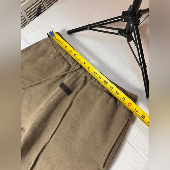 Fear of God Essentials FW22 Relaxed Sweatpant Smoke Used Sz L - Picture 2 of 11